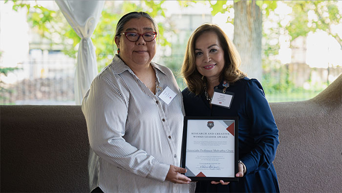 provost meets a unm alum